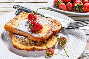 Tostadas francesas con frutos rojos